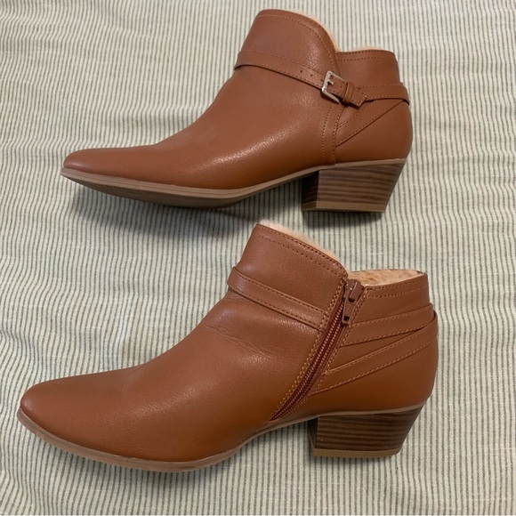 Old Navy Brown Faux Fur Lined Ankle Booties - Picture 2 of 4